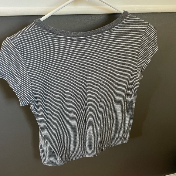 American Eagle Short Sleeve Top - Picture 2 of 2